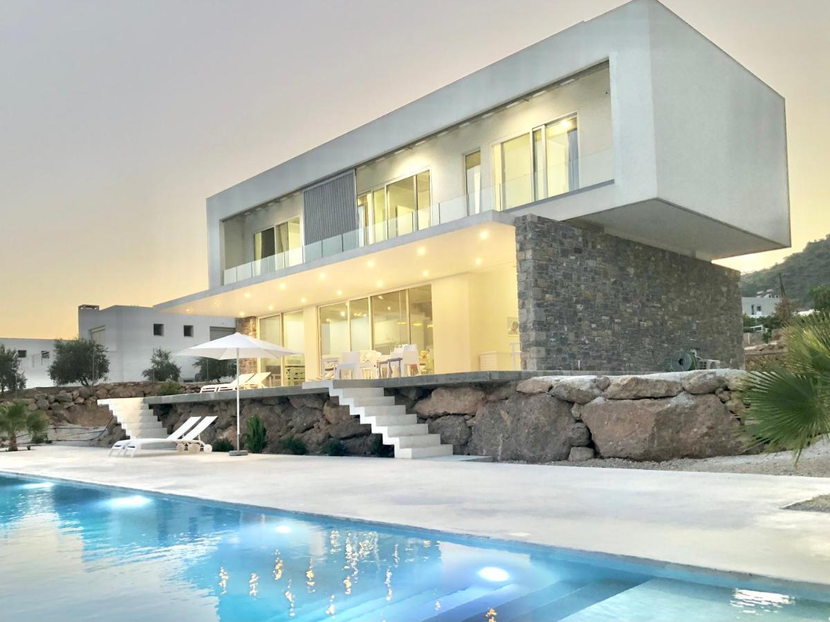 Kuro Beach House - Oceanfront Luxury & 25M Pool Achlia Esterno foto